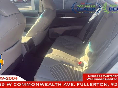 Used 2019 Toyota Camry SE w/ Convenience Package FWD image 12