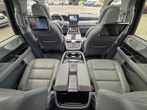 Used 2021 Lincoln Navigator Reserve image 23