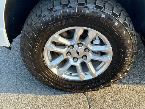 Used 2023 Chevrolet Silverado 1500 RST AWD/4WD image 12