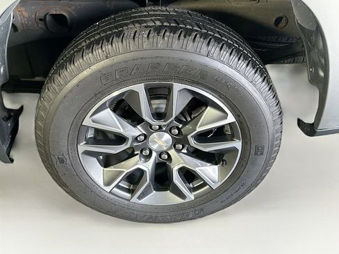 Used 2024 Chevrolet Silverado 1500 LT AWD/4WD image 11