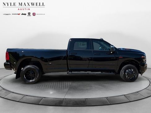 New 2026 RAM 3500 Laramie AWD/4WD image 17