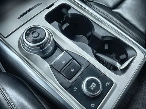 Used 2021 Ford Explorer XLT w/ Equipment Group 202A image 14