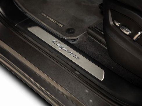 Used 2021 Porsche Cayenne Coupe image 65