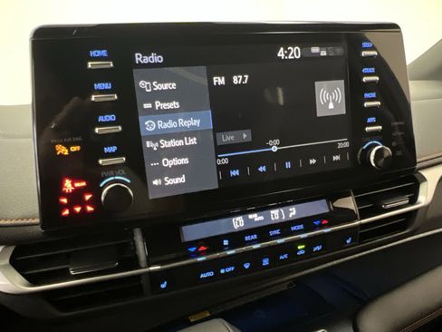 Used 2023 Toyota Sienna XSE w/ XSE Plus Package AWD/4WD image 17