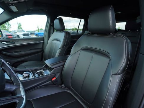 New 2026 Jeep Grand Cherokee L Limited w/ Limited Altitude Package AWD/4WD image 36
