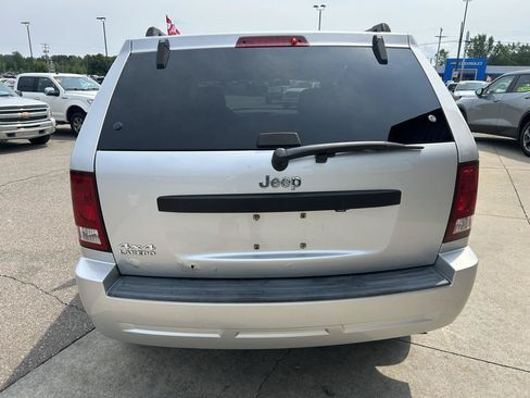 Used 2009 Jeep Grand Cherokee Laredo AWD/4WD image 6