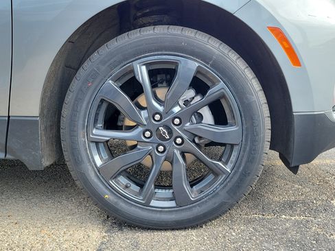 Used 2024 Chevrolet Equinox RS FWD image 5