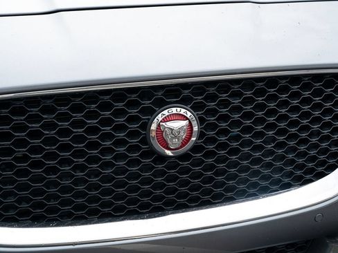 Used 2020 Jaguar XF Premium RWD image 6