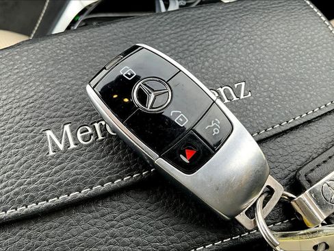 Used 2019 Mercedes-Benz S 560 Sedan image 15