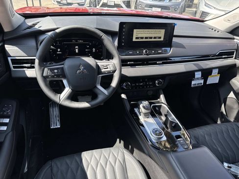 New 2025 Mitsubishi Outlander SEL image 9
