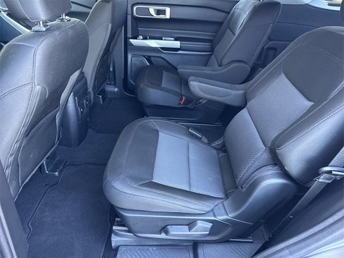 Used 2024 Ford Explorer XLT image 31