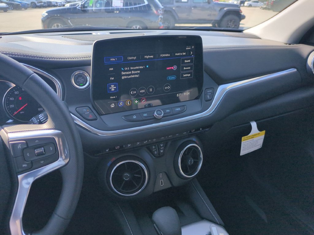 New 2026 Chevrolet Blazer LT w/ Convenience Package FWD image 19