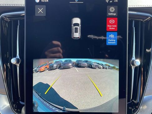 New 2026 Volvo XC90 B5 Core image 19