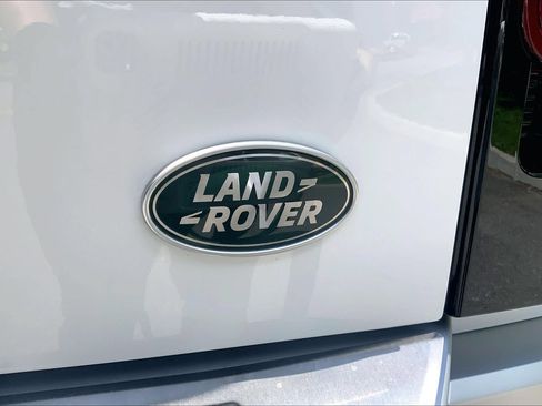 Used 2023 Land Rover Defender 110 SE AWD/4WD image 31
