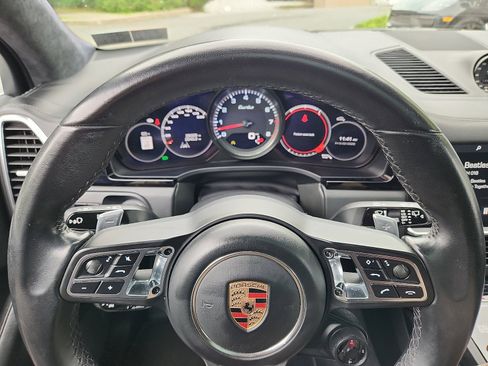 Used 2020 Porsche Cayenne Turbo AWD/4WD image 21