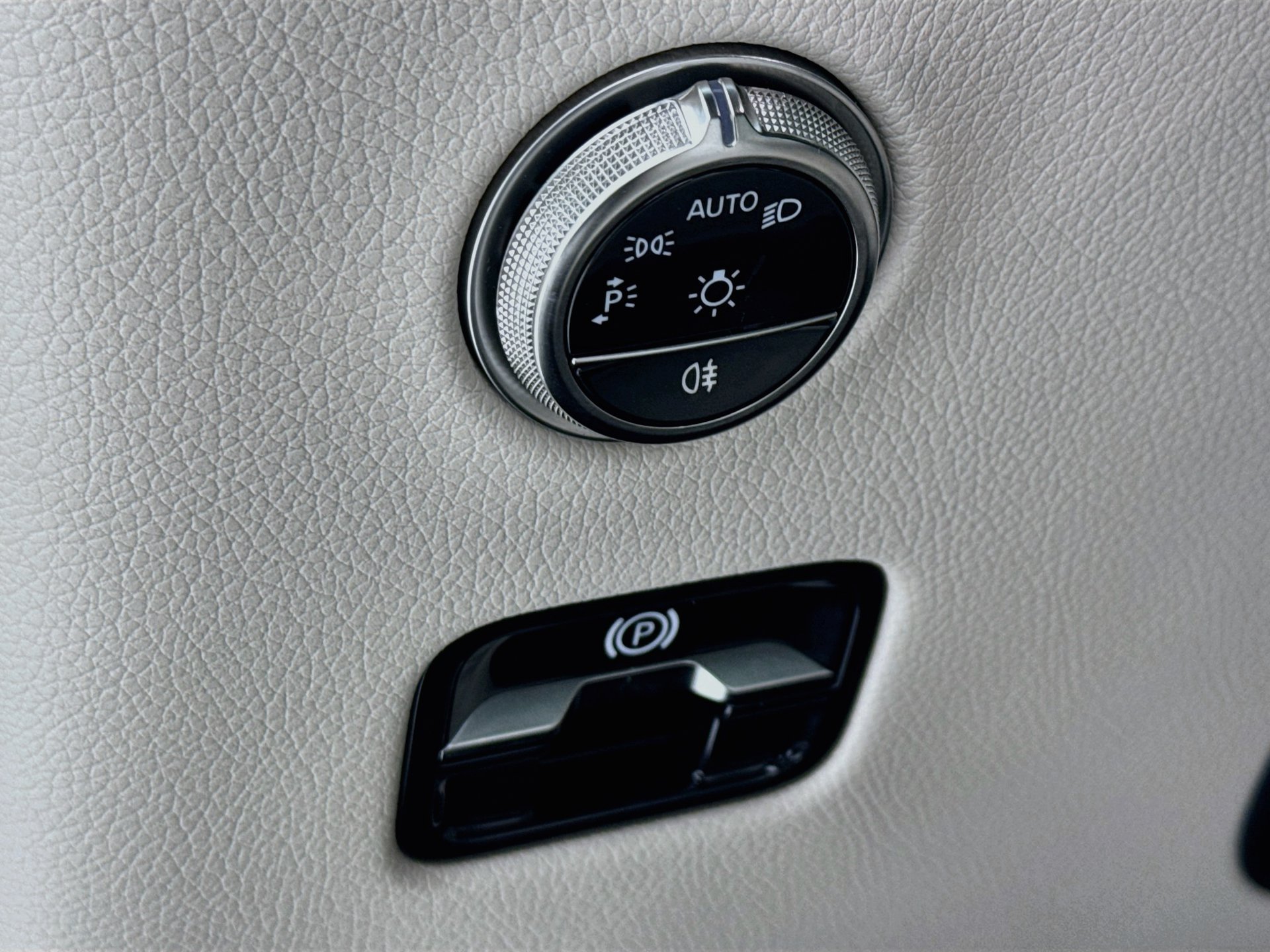 Certified 2026 Mercedes-Benz GLC 300 4MATIC image 11