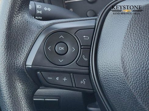 Used 2025 Toyota Corolla LE image 28