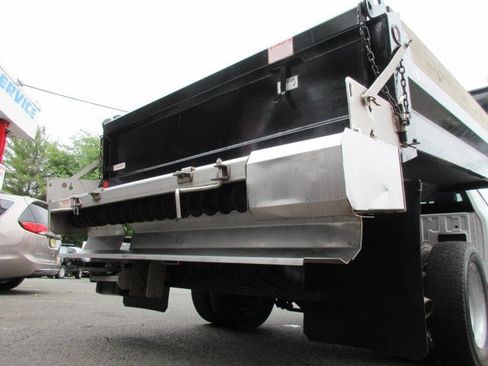 Used 2022 Ford F550 4x4 Regular Cab Super Duty image 4