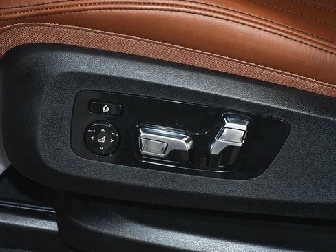 Used 2026 BMW X7 M60i AWD/4WD image 49
