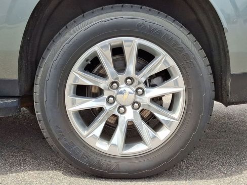 Used 2023 Chevrolet Suburban Premier RWD image 38