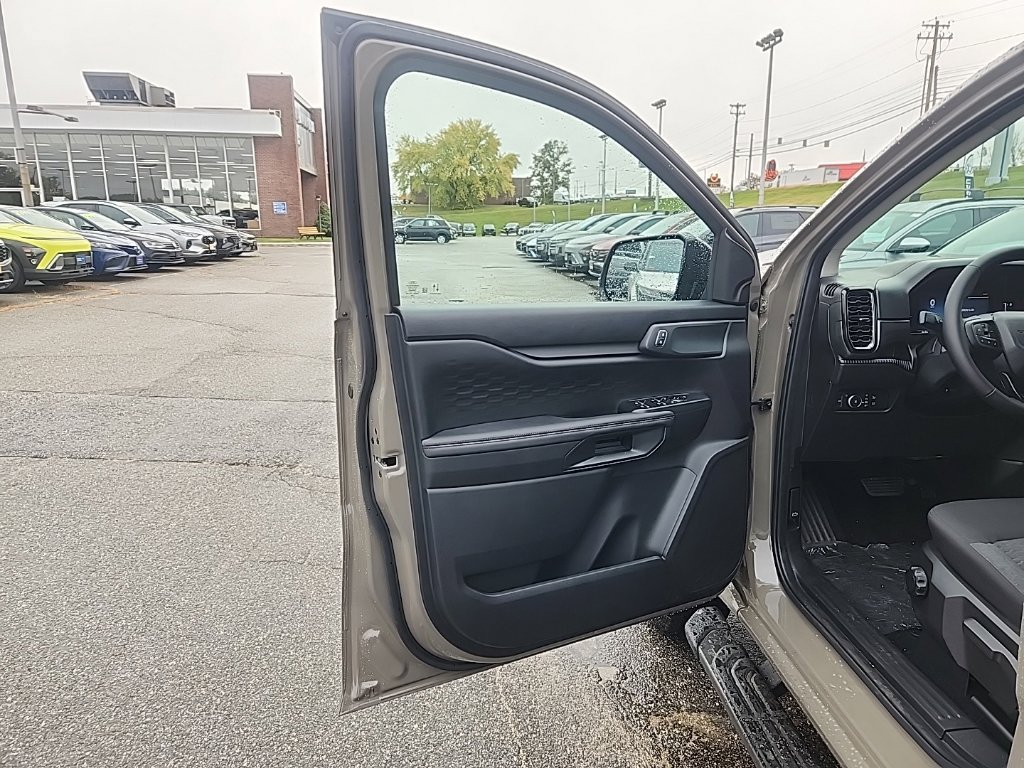 New 2026 Ford Ranger XLT w/ Black Appearance Package AWD/4WD image 11