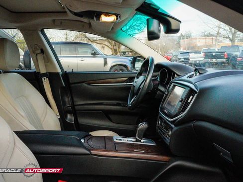 Used 2015 Maserati Ghibli S Q4 image 32