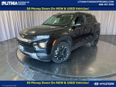 Used 2023 Chevrolet TrailBlazer LT FWD image 1