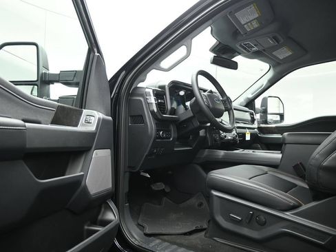 New 2026 Ford F450 Lariat w/ Lariat Premium Package AWD/4WD image 6