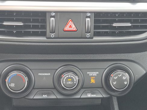 Used 2023 Kia Forte LXS image 29