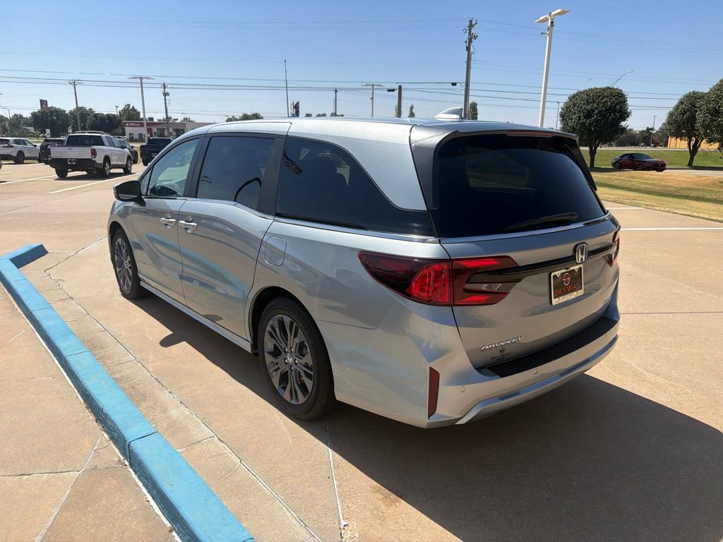New 2026 Honda Odyssey Touring image 9