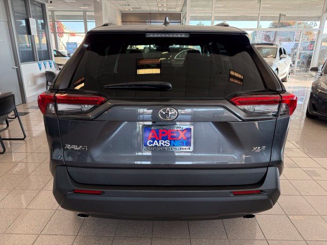 Used 2020 Toyota RAV4 XLE w/ Convenience Package FWD image 5