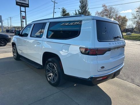 Used 2023 Jeep Wagoneer L Series II image 6