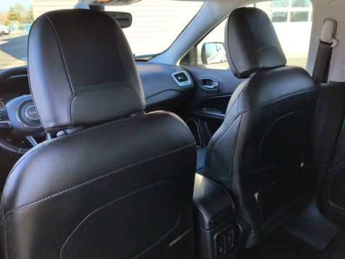 Used 2018 Jeep Compass Latitude w/ Popular Equipment Group image 19