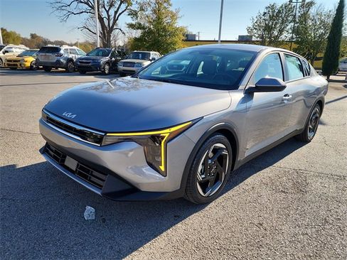 New 2025 Kia K4 EX image 7