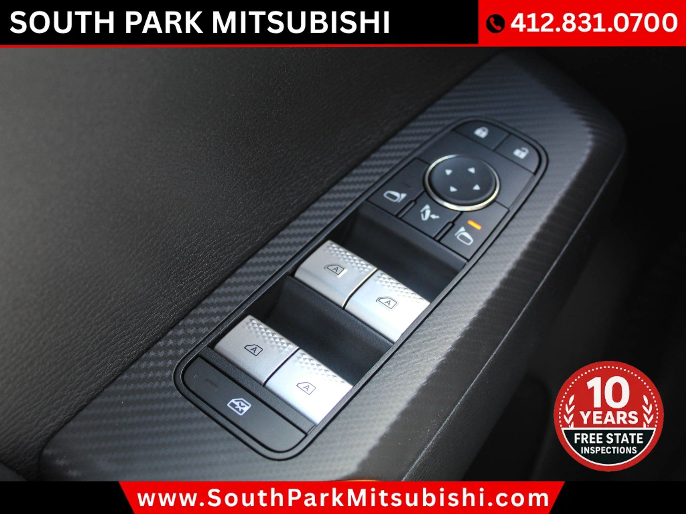 Used 2025 Mitsubishi Outlander 4WD Plug-In Hybrid image 30