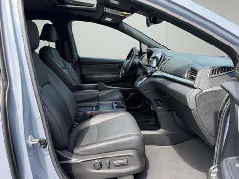 Used 2025 Honda Odyssey Sport-L image 11