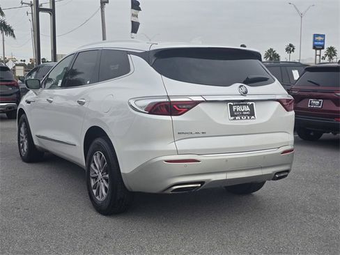 Used 2022 Buick Enclave Essence image 7