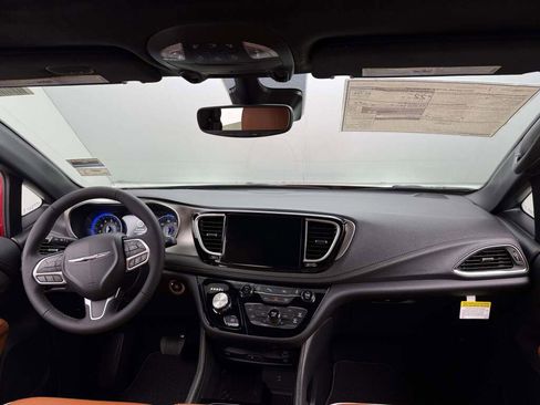 New 2026 Chrysler Pacifica Pinnacle image 23