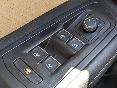 Used 2026 Volkswagen Atlas Cross Sport SE image 25