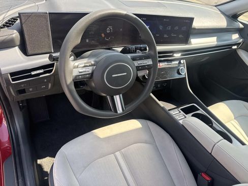 Used 2025 Hyundai Sonata SEL FWD image 17