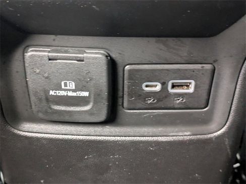 Used 2022 GMC Acadia AT4 w/ Technology Package image 17