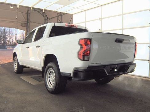 Used 2024 Chevrolet Colorado W/T image 4