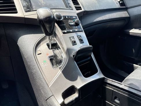 Used 2014 Toyota Venza XLE w/ XLE Premium Package FWD image 12