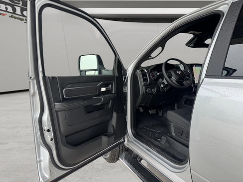 New 2026 RAM 2500 Big Horn AWD/4WD image 10