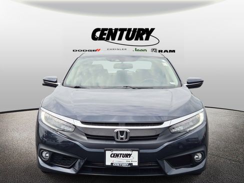 Used 2018 Honda Civic Touring image 9