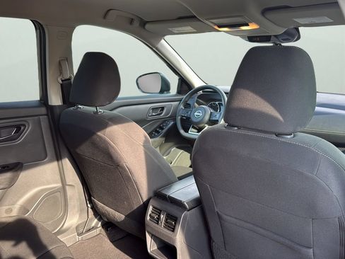 Used 2024 Nissan Rogue S FWD image 28