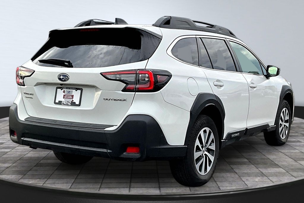 Used 2025 Subaru Outback Premium AWD/4WD image 6