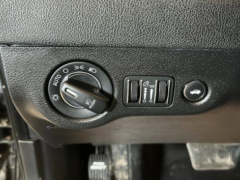 Used 2021 Chrysler 300 Touring L image 16