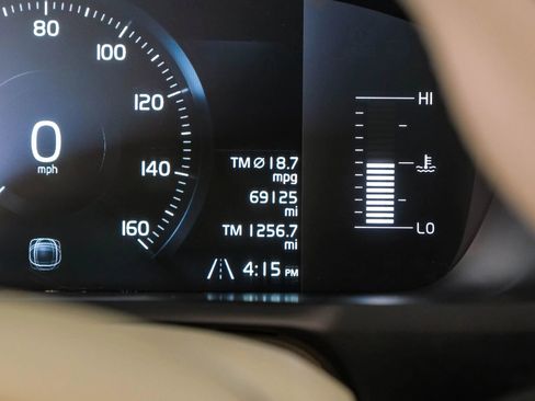 Used 2019 Volvo XC90 T5 Momentum image 21