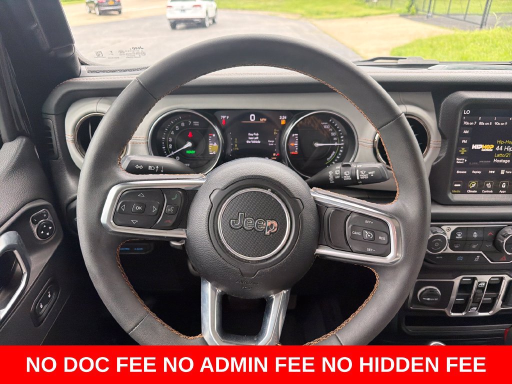 Used 2023 Jeep Wrangler Unlimited Sahara AWD/4WD image 16